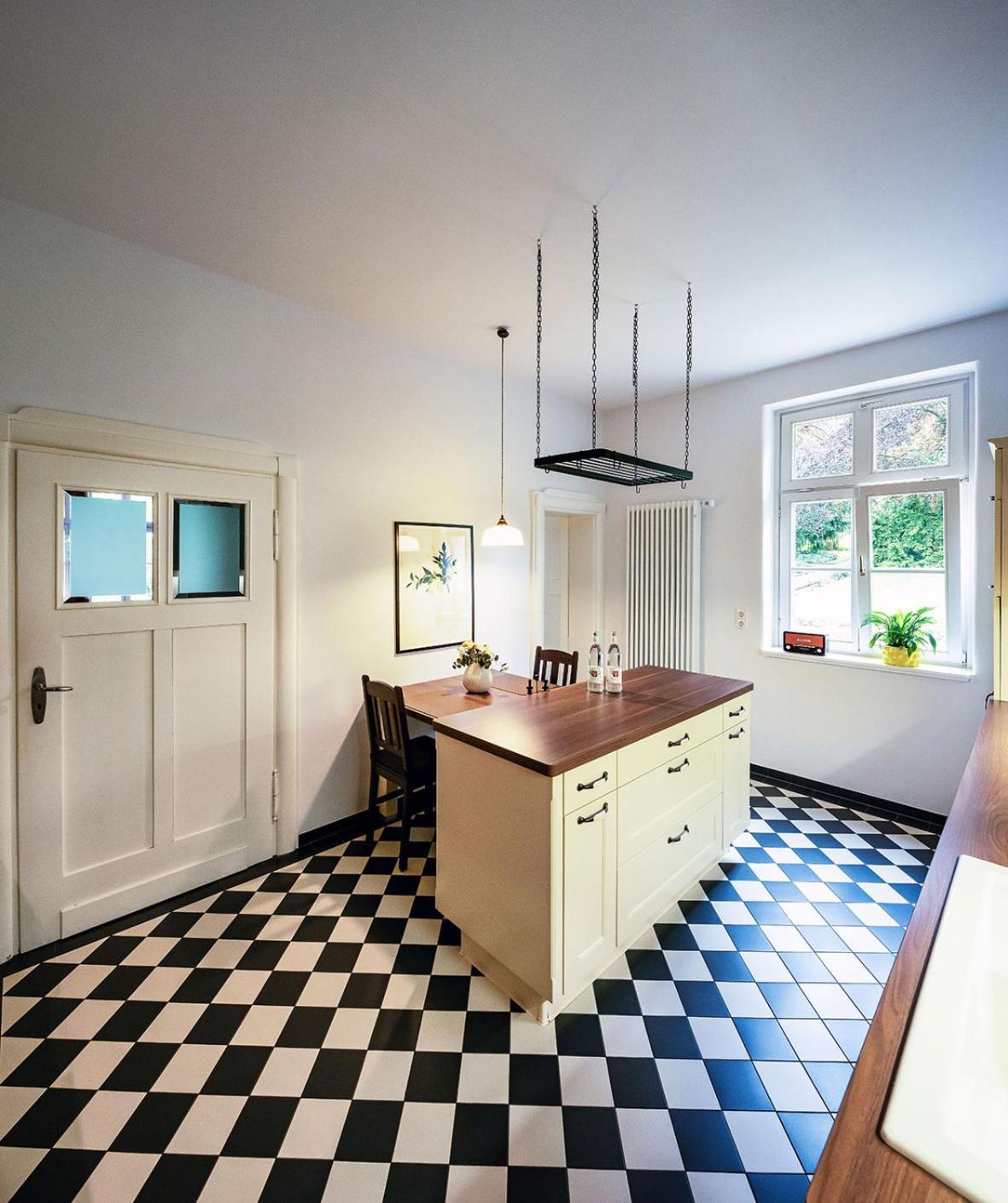 Villa Nussbaumer - Business-Und Ferienwohnung In Bester Lage อาร์นชตัดท์ ภายนอก รูปภาพ