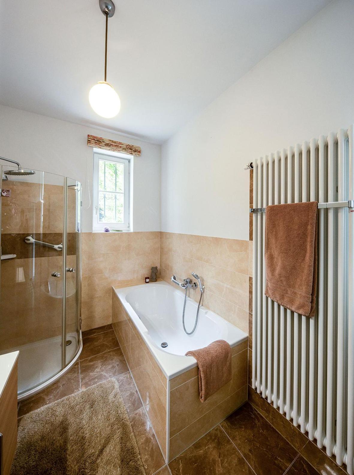 Villa Nussbaumer - Business-Und Ferienwohnung In Bester Lage อาร์นชตัดท์ ภายนอก รูปภาพ